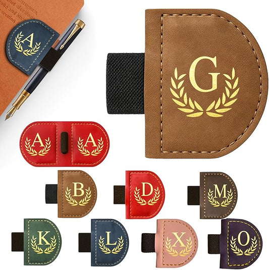 Personalized Leather Magnetic Bookmark with Pen Holder, Custom Bygone Mark Bookmark with Pen Holder, Custom Bookmarks with 26 Letters for Reading Women, Men, Teachers, Book Lovers（Brown，G）